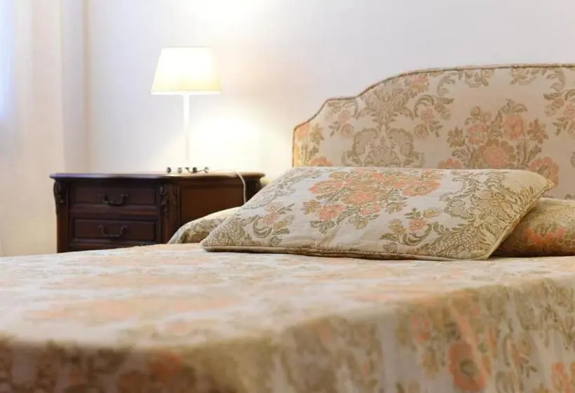 اتاق لوکس یک تخته, Le Due Corone Bed & Breakfast