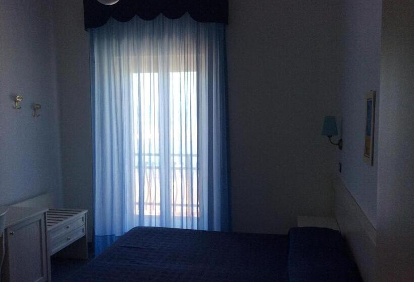 اتاق استاندارد با چشم‌انداز دریا, Elisa