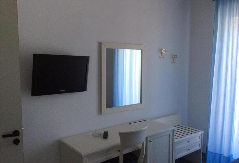 اتاق استاندارد با چشم‌انداز دریا, Elisa