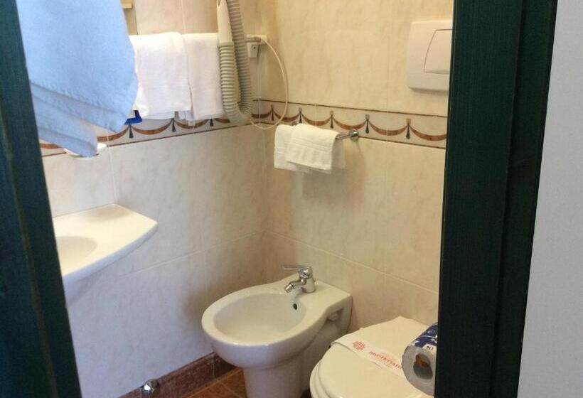 اتاق استاندارد با چشم‌انداز دریا, Elisa