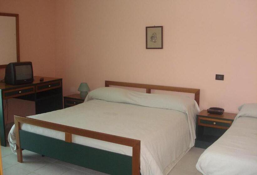 Номер Стандарт Трехместный, Grandinetti