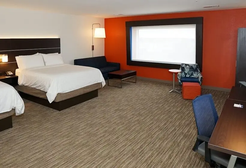 身障者適用スイートルーム, Holiday Inn Express & Suites   Aurora Medical Campus, An Ihg