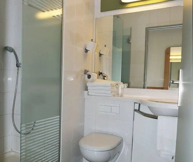 اتاق استاندارد سه نفره, Ibis Budget Toulon Centre