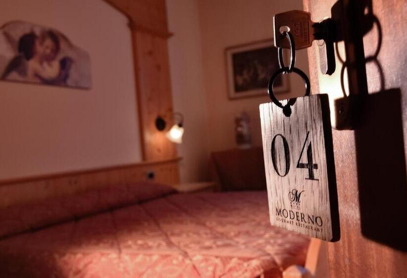 חדר סטנדרט לשלושה, Moderno Restaurant