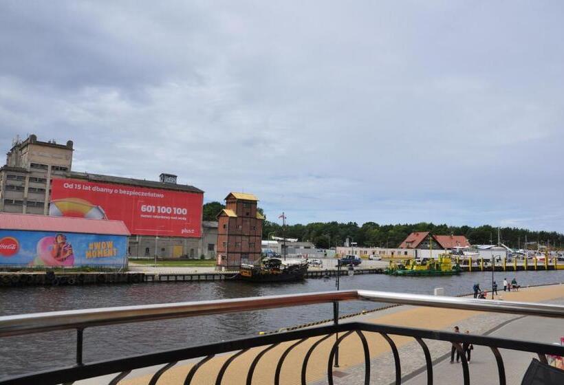 اتاق استاندارد با بالکن و چشمانداز دریا, Morze