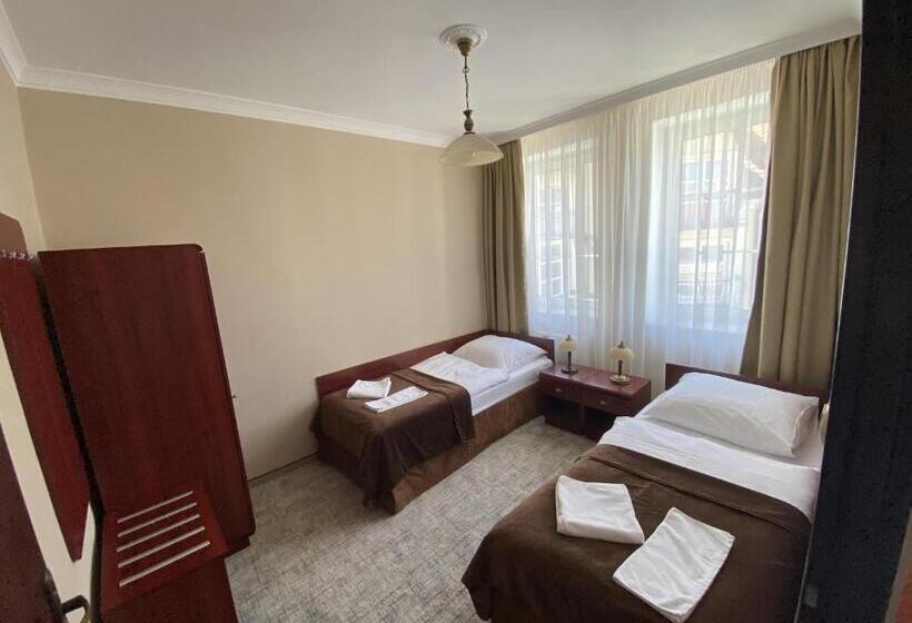 اتاق استاندارد چهار تخته, Morze