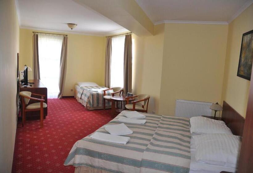 اتاق استاندارد سه تخته با بالکن, Morze