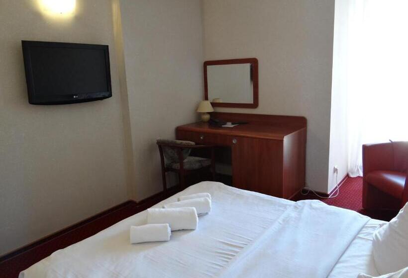 标准单人间, Relax