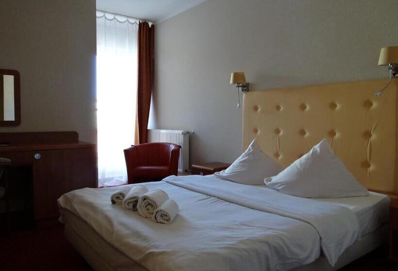 标准单人间, Relax