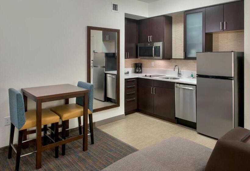 带大床的标准工作室, Residence Inn By Marriott New York Long Island East End