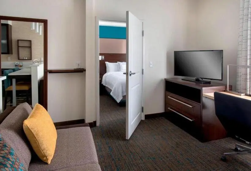キングサイズベッドのスイートルーム, Residence Inn By Marriott New York Long Island East End