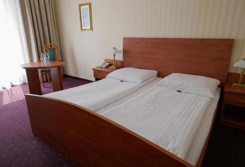 Номер Стандарт, Sen