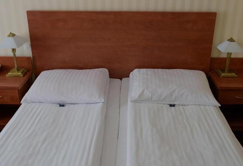 Номер Стандарт, Sen