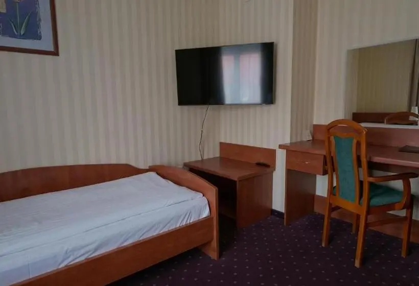 Standard Yhden Hengen Huone, Sen