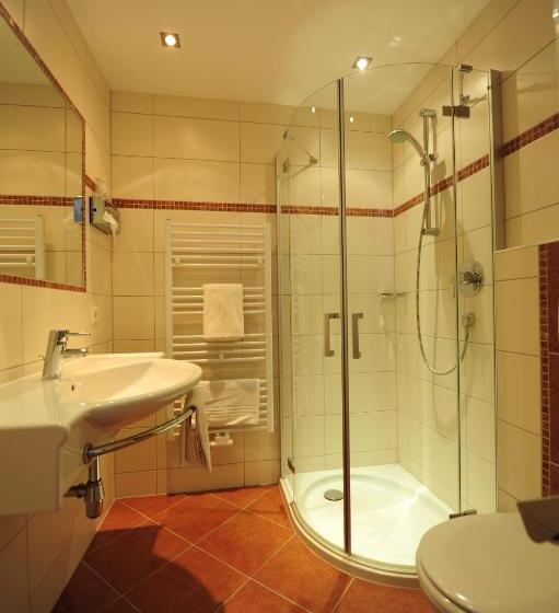 스탠다드 싱글 룸, Toni