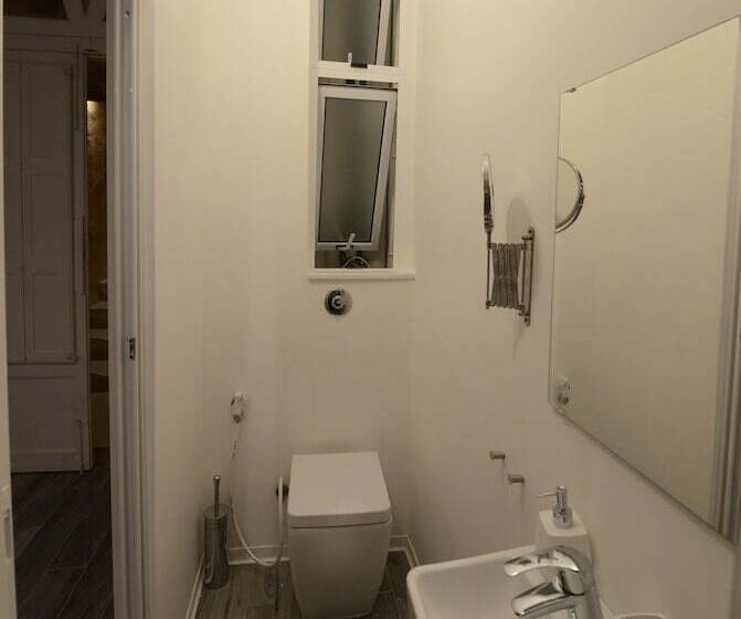 اتاق استاندارد با بالکن, Paulos Valletta