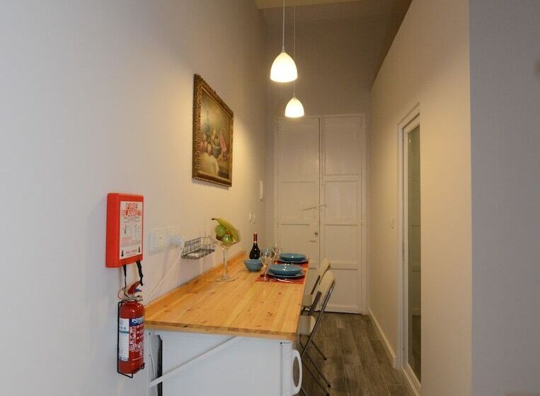 اتاق استاندارد با تخت بزرگ, Paulos Valletta