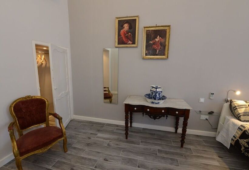 اتاق استاندارد با تخت بزرگ, Paulos Valletta