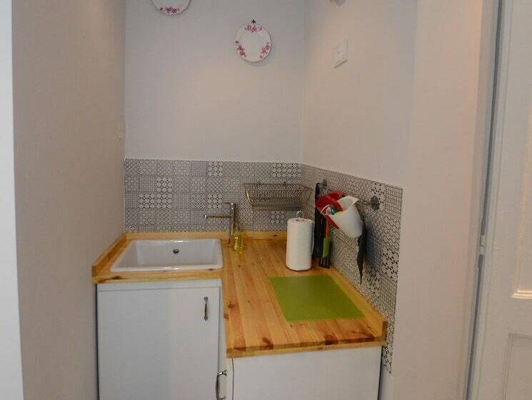 اتاق استاندارد, Paulos Valletta