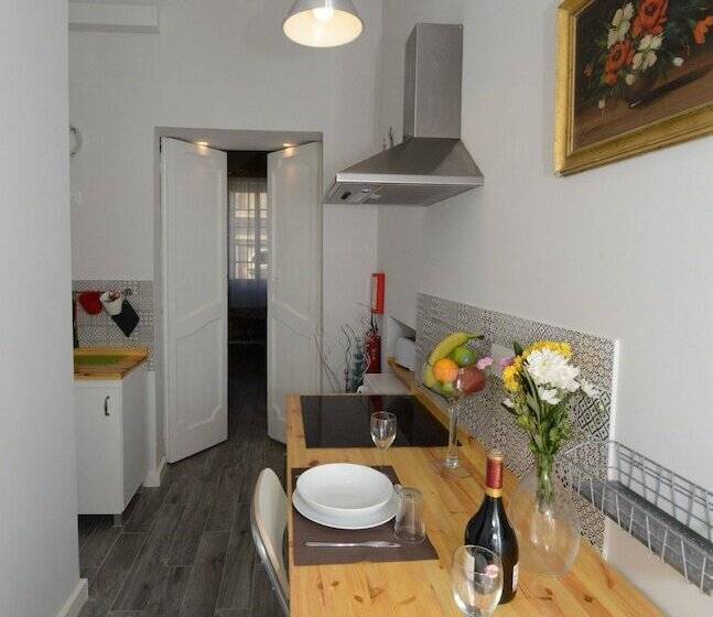 اتاق استاندارد, Paulos Valletta