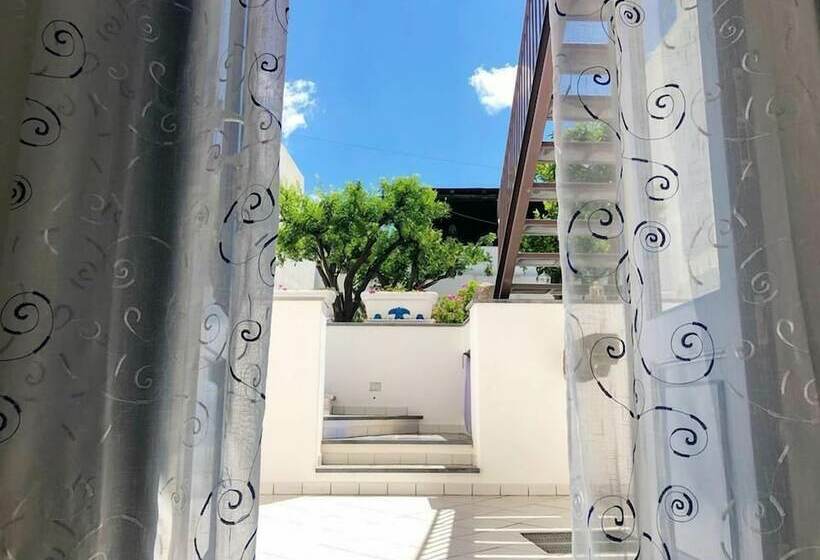 غرفة قياسية مطلّة علي الحديقة, Punta Sallustro Lipari