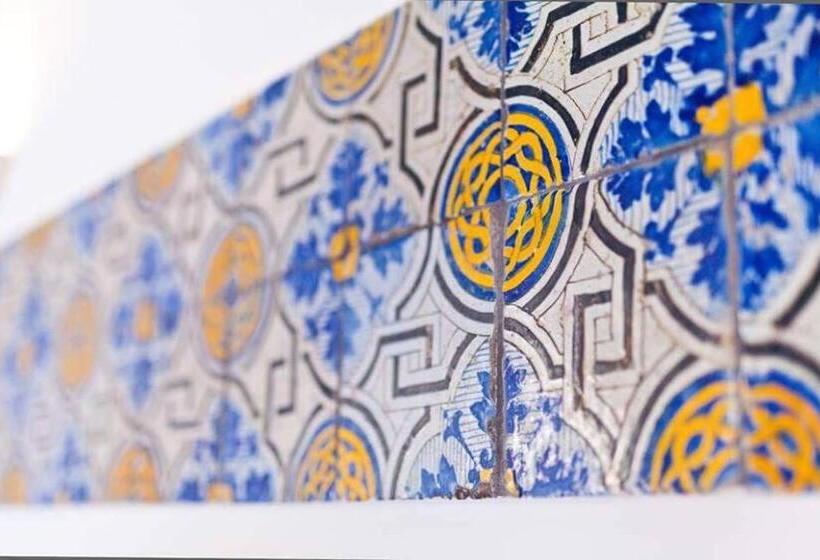 جناح مطلّ علي الحديقة, Punta Sallustro Lipari