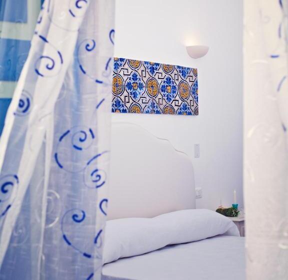 جناح مطلّ علي الحديقة, Punta Sallustro Lipari