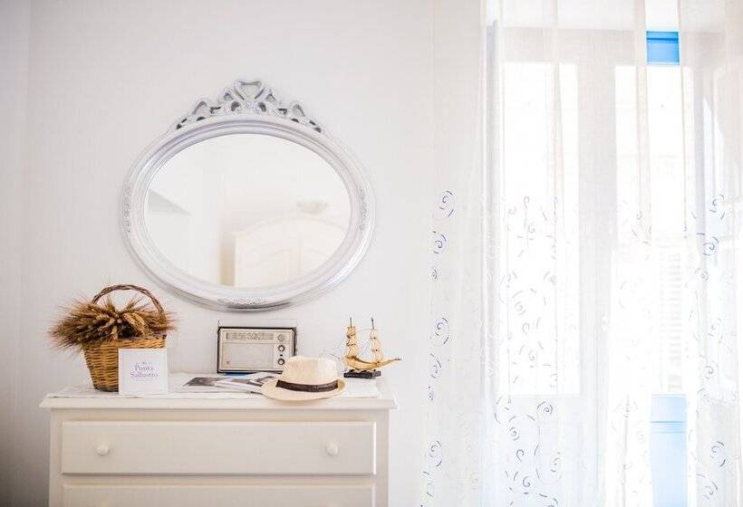 جناح مطلّ علي الحديقة, Punta Sallustro Lipari