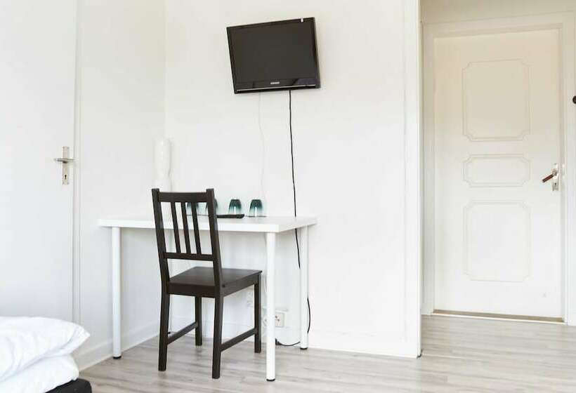 Номер Стандарт Четырехместный Совместный Санузел, Pensionat Augustin