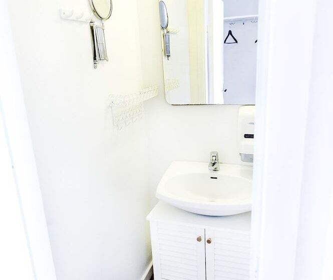 Standard Room Shared Bathroom, Pensionat Augustin