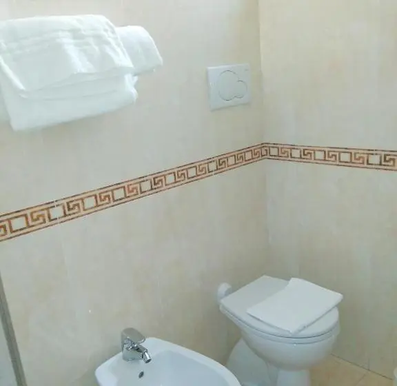 اتاق کلاسیک سه تخته, Ristorante Hotel Mira