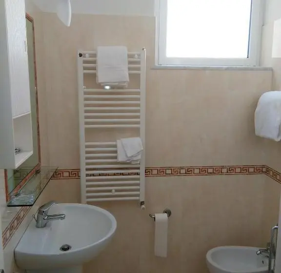 اتاق کلاسیک سه تخته, Ristorante Hotel Mira