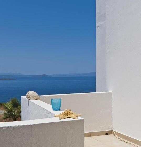 استودیوی استاندارد, Tersanas Village Apartments