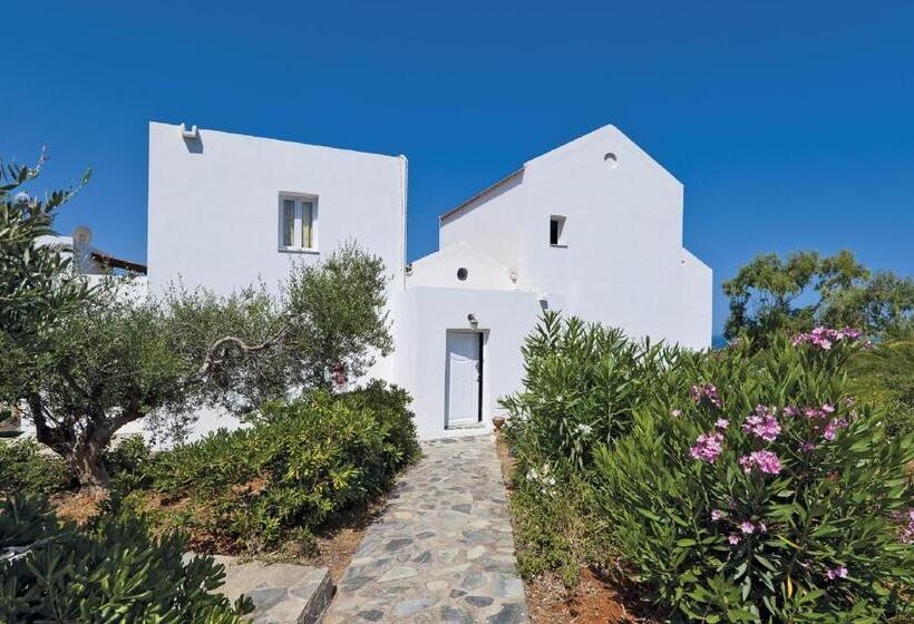 استودیوی استاندارد, Tersanas Village Apartments