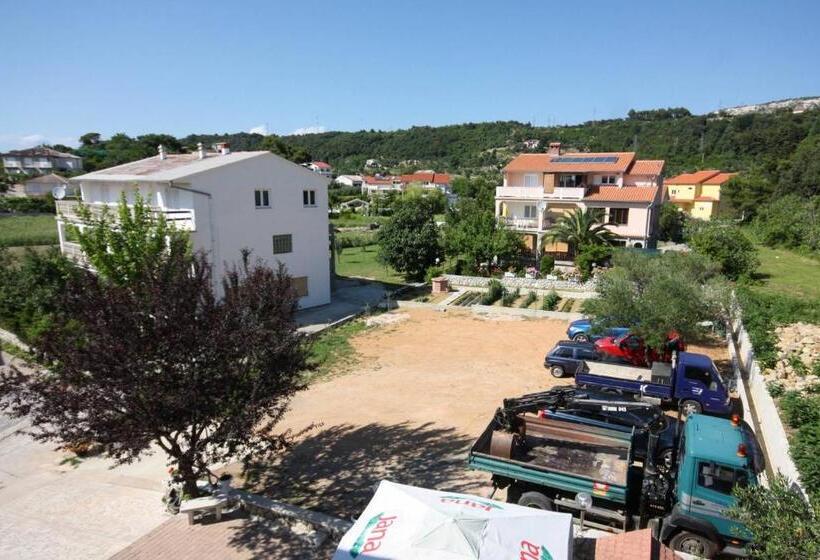 חדר סטנדרט עם מרפסת, Apartments Palit Rab