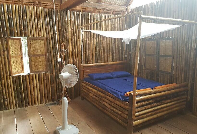 デラックスバンガロー, Driftwood Hostel And Bungalows