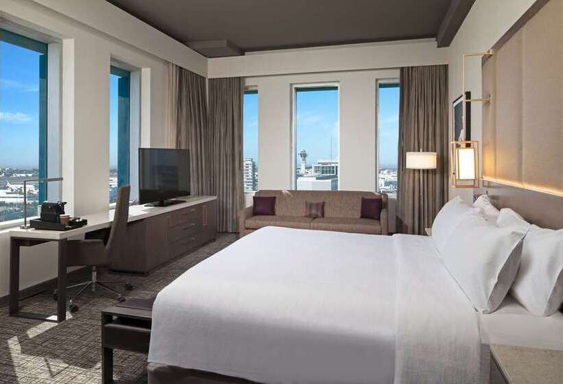 带大床的高级房间, H Hotel Los Angeles, Curio Collection By Hilton
