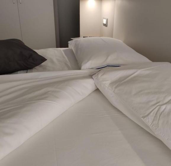 Estudio Estàndard, Abel & Residence