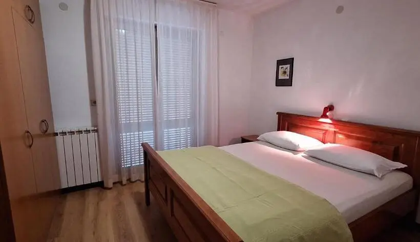 Standard-huone Puutarhanäkymä, Apartments And Rooms Vinko