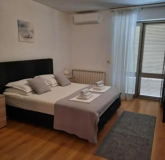 Standard-huone Merinäkymä Parveke, Apartments And Rooms Vinko