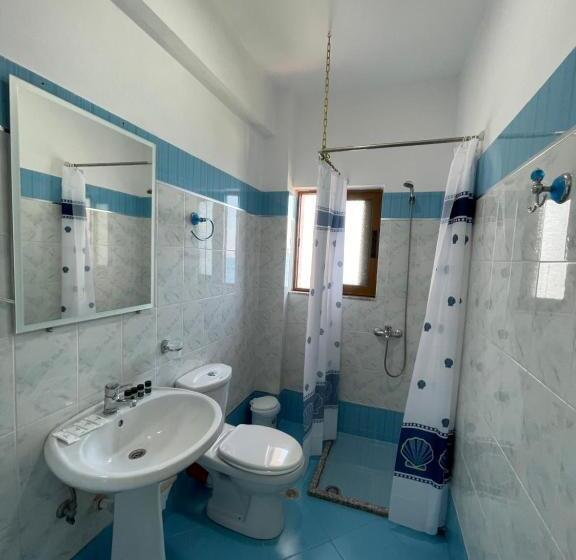 景色の見えるスタンダード4人部屋, Blue Bay