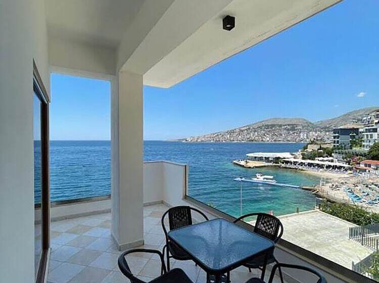 景色の見えるスタンダード4人部屋, Blue Bay