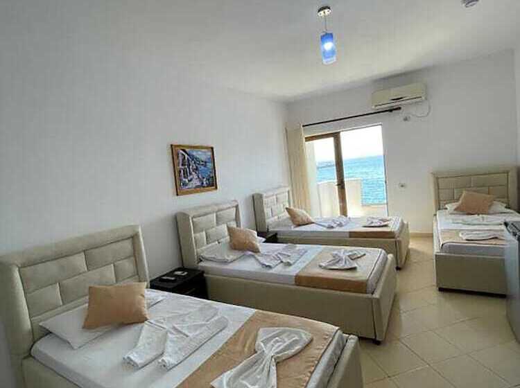 景色の見えるスタンダード4人部屋, Blue Bay