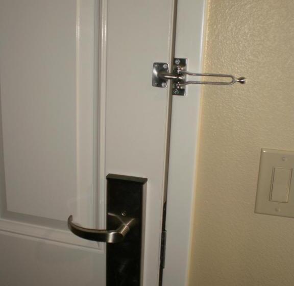 标准间, Executive Inn Mojave