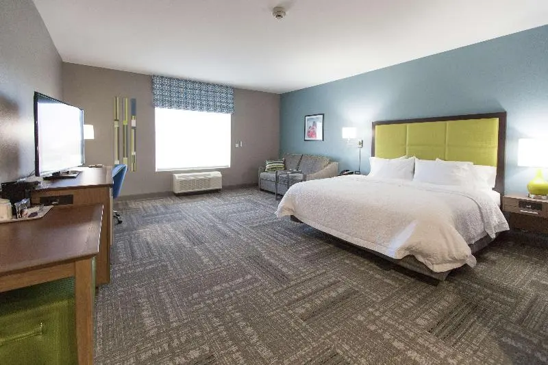 Standard-huone King-vuode, Hampton Inn & Suites Stroud