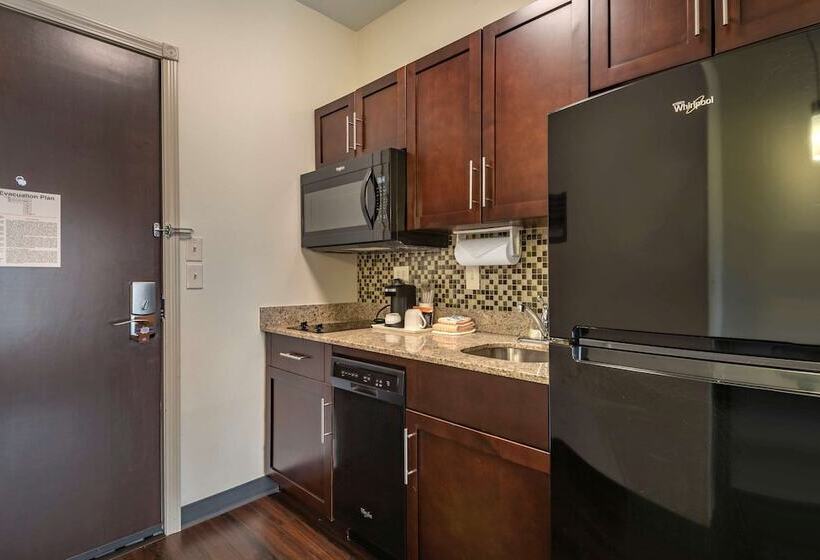 Люкс с Балконом, Mainstay Suites Moab Near Arches National Park