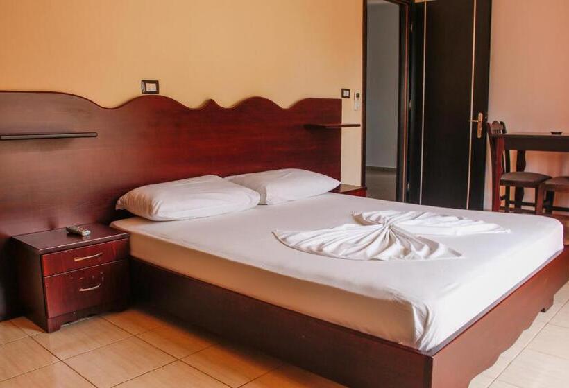 Habitació Estàndard amb Balconada, New Crystal