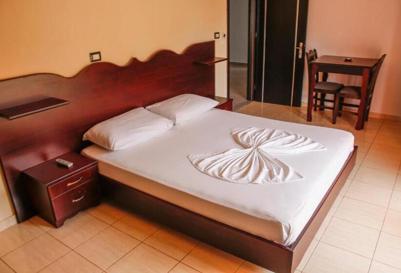 Estudio Estàndard, New Crystal