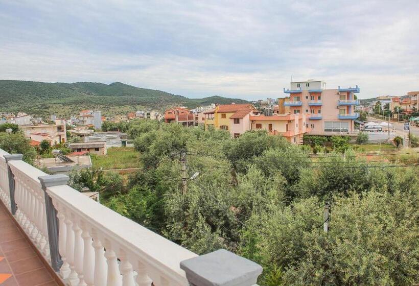 Apartament 1 Dormitori amb Balcó, New Crystal