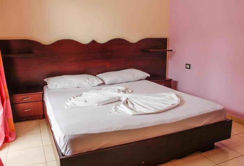 Apartament 1 Dormitori amb Balcó, New Crystal